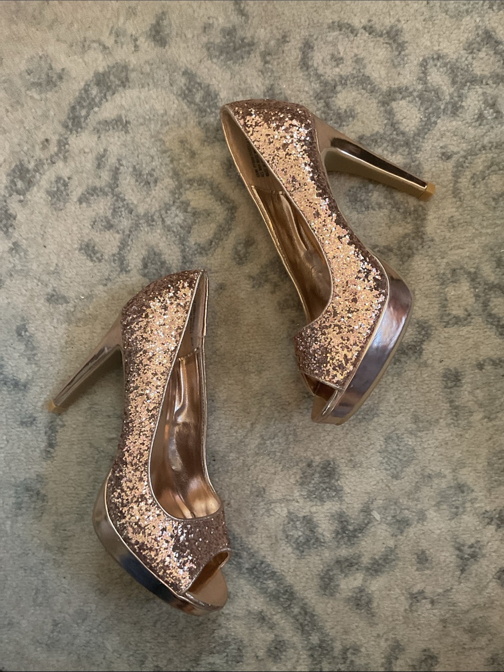 Y2K rampage glitter going out pumps size 6 and a half (M)